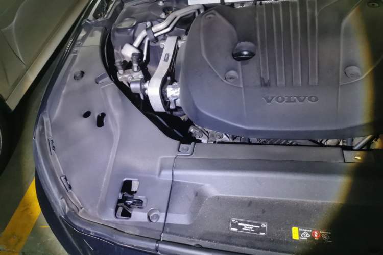 Used Volvo S90 2022 B5 Zhiyi Luxury Edition Engine Bay Right