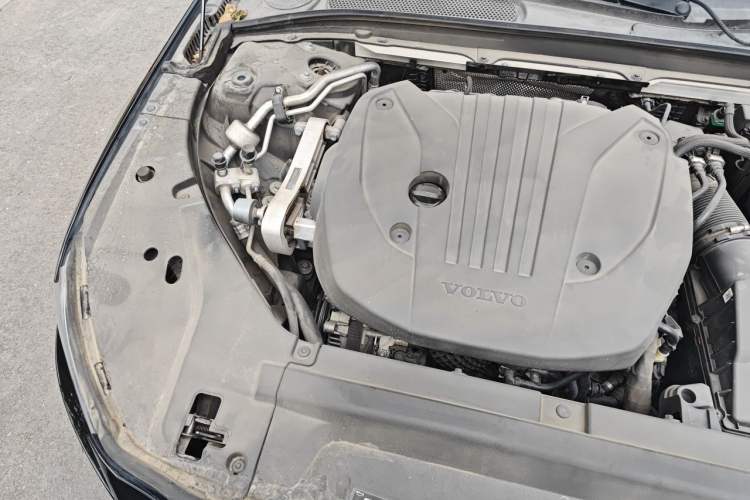 Used Volvo S90 2022 B5 Zhiya Luxury Edition Engine Bay Right