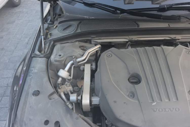 Used Volvo S90 2022 B5 Zhiyi Sport Edition Engine Bay Right