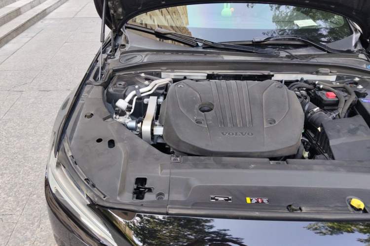 Used Volvo S90 2022 B5 Zhiya Luxury Edition Engine Bay Right