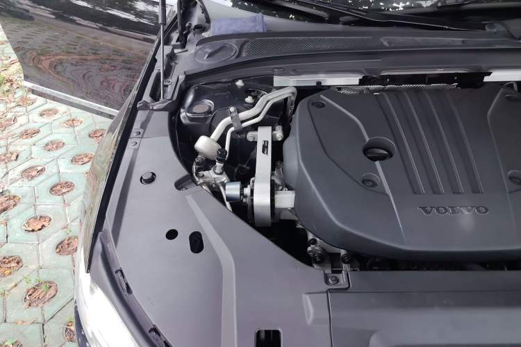 Used Volvo S90 2022 B5 Zhiyi Luxury Edition Engine Bay Right