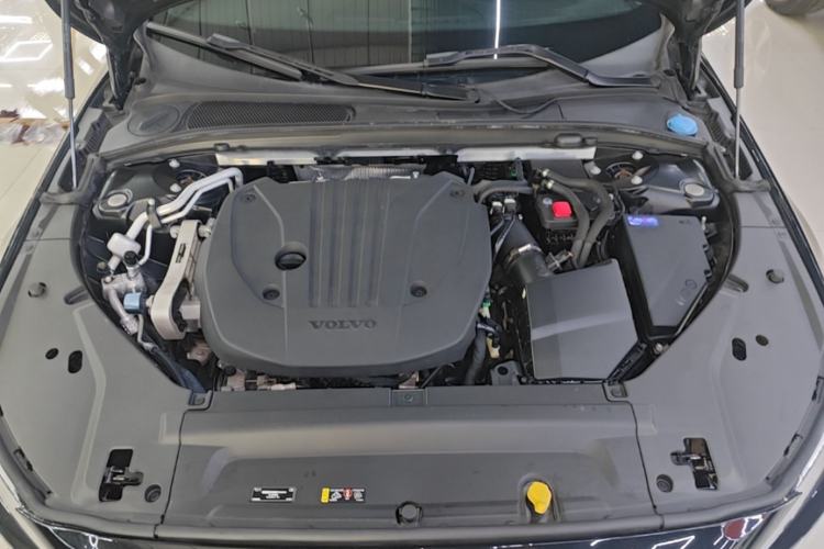 Used Volvo S90 2022 B5 Zhiyi Luxury Edition Engine Bay