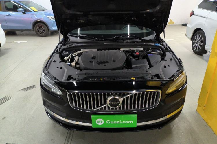 Used Volvo S90 2022 B5 Zhiyi Luxury Edition Engine Bay