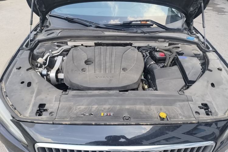 Used Volvo S90 2022 B5 Zhiyi Luxury Edition Engine Bay