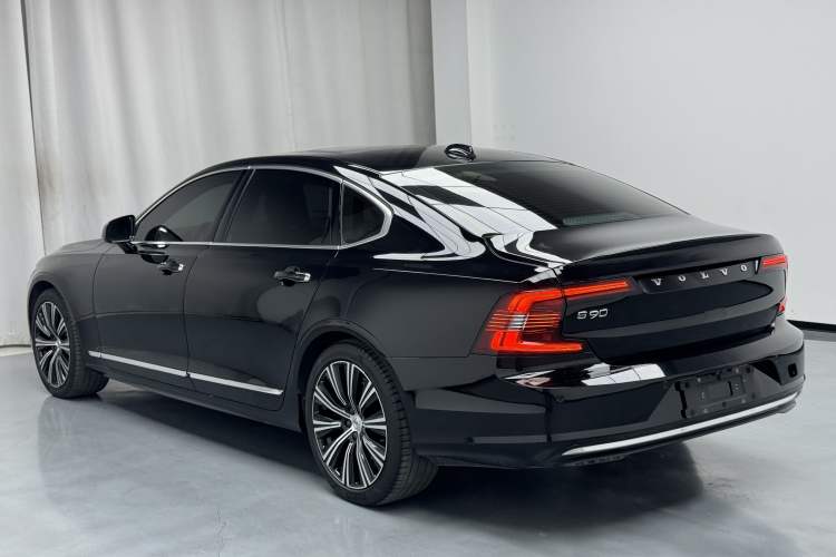 Used Volvo S90 2022 B5 Zhiyuan Luxury Edition Exterior 3