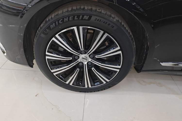 Used Volvo S90 2022 B5 Zhiyi Luxury Edition Exterior 4