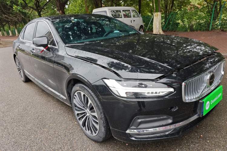 Used Volvo S90 2022 B5 Zhiyi Luxury Edition Front Right 45 Deg
