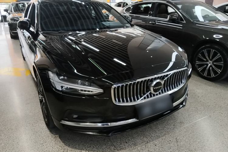 Used Volvo S90 2022 B5 Zhiya Luxury Edition Front Right 45 Deg