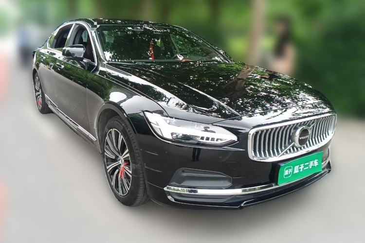 Used Volvo S90 2022 B5 Zhiyi Luxury Edition Front Right 45 Deg