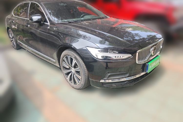 Used Volvo S90 2022 B5 Zhiyi Sport Edition Front Right 45 Deg