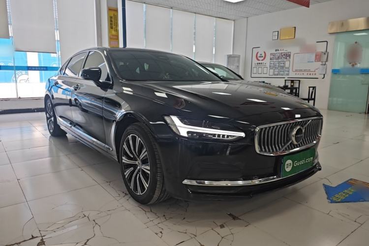 Used Volvo S90 2022 B5 Zhiyi Luxury Edition Front Right 45 Deg