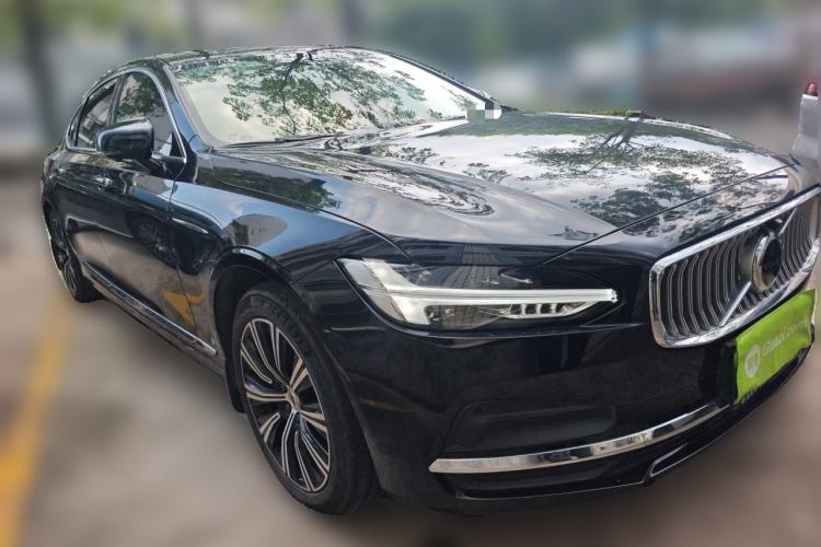 Used Volvo S90 2022 B5 Zhiyi Luxury Edition Front Right 45 Deg