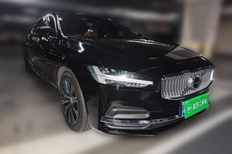 Used Volvo S90 2022 B5 Zhiyi Luxury Edition Front Right 45 Deg