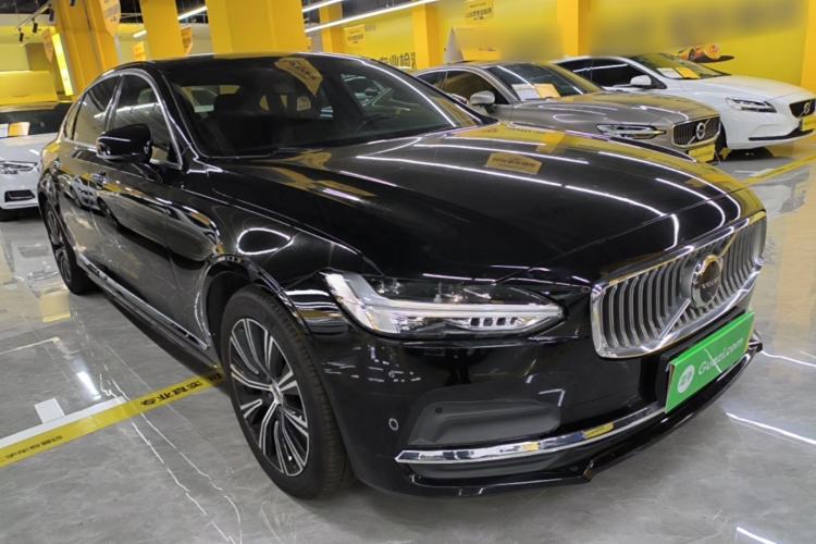 Used Volvo S90 2022 B5 Zhiyi Luxury Edition Front Right 45 Deg