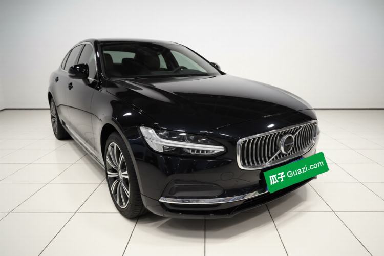 Used Volvo S90 2022 B5 Zhiyi Luxury Edition Front Right 45 Deg
