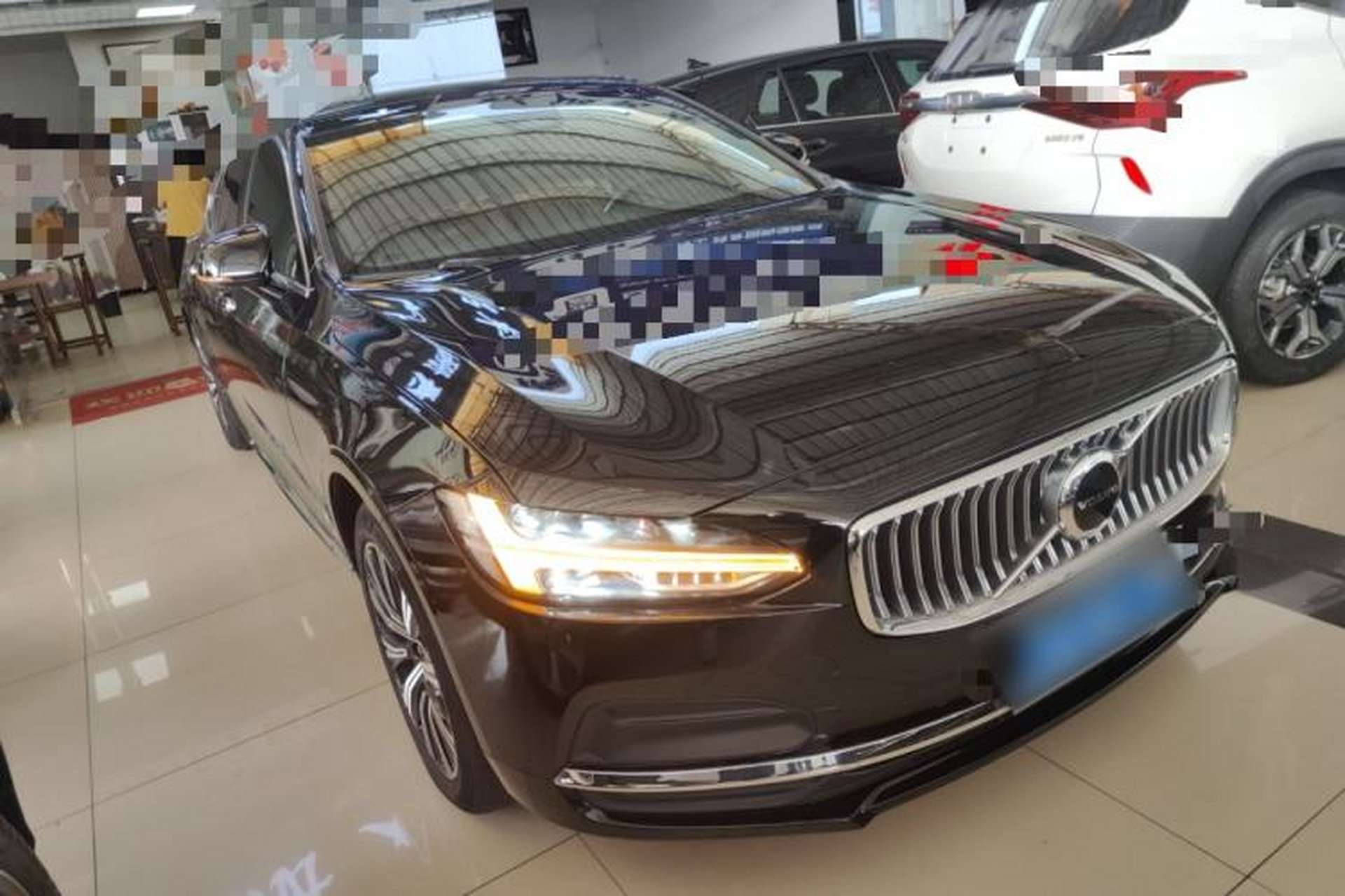 Used Volvo S90 2022 B5 Zhiyi Luxury Edition Front Right 45 Deg