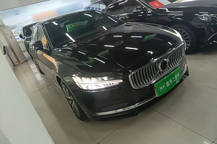 Used Volvo S90 2022 B5 Zhiyi Luxury Edition Front Right 45 Deg