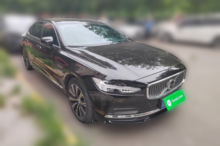 Used Volvo S90 2022 B5 Zhiyi Luxury Edition Front Right 45 Deg