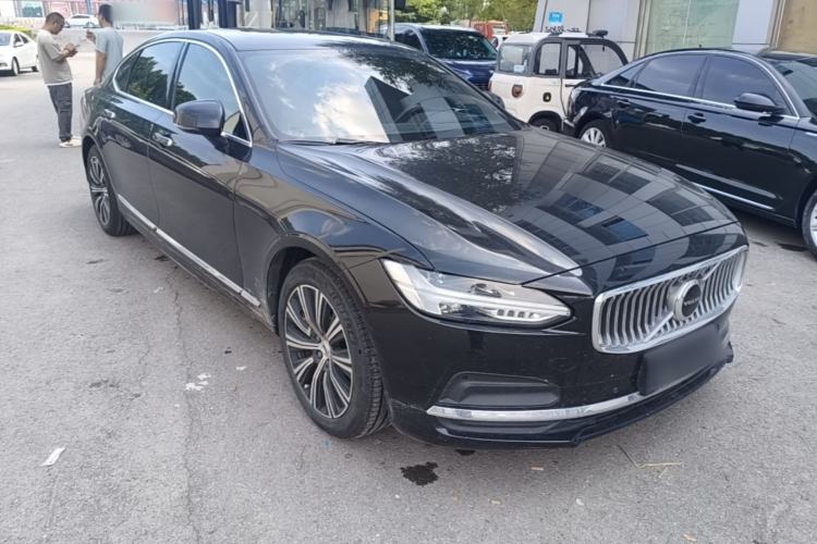 Used Volvo S90 2022 B5 Zhiyi Luxury Edition Front Right 45 Deg