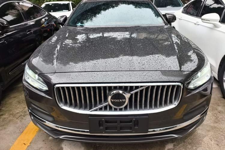 Used Volvo S90 2022 B5 Zhiyuan Luxury Edition Front