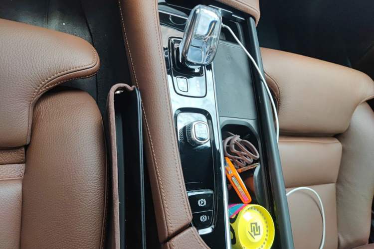 Used Volvo S90 2022 B5 Zhiyuan Luxury Edition Gear Lever