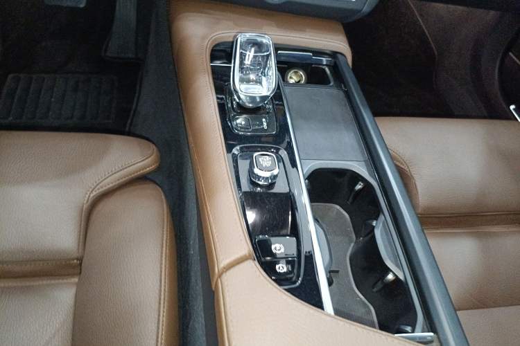 Used Volvo S90 2022 B5 Zhiyuan Luxury Edition Gear Lever