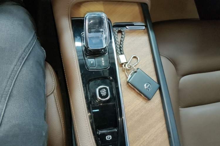 Used Volvo S90 2022 B5 Zhiyi Luxury Edition Gear Lever