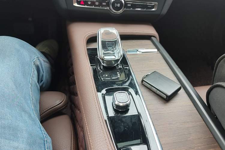 Used Volvo S90 2022 B5 Zhiyuan Luxury Edition Gear Lever