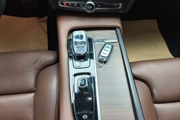 Used Volvo S90 2022 B5 Zhiyuan Luxury Edition Gear Lever