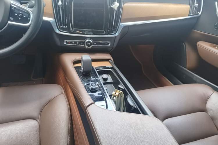 Used Volvo S90 2022 B5 Zhiyi Luxury Edition Gear Lever