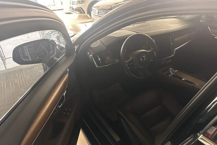 Used Volvo S90 2022 B5 Zhiyi Luxury Edition Interior 3