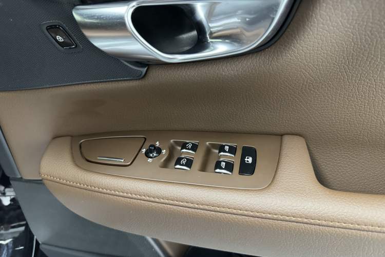 Used Volvo S90 2022 B5 Zhiyuan Luxury Edition Interior 8