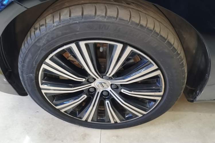 Used Volvo S90 2022 B5 Zhiyi Luxury Edition Left Front Wheel Hub