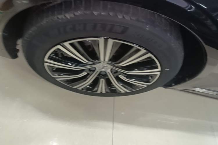 Used Volvo S90 2022 B5 Zhiyi Luxury Edition Left Front Wheel Hub