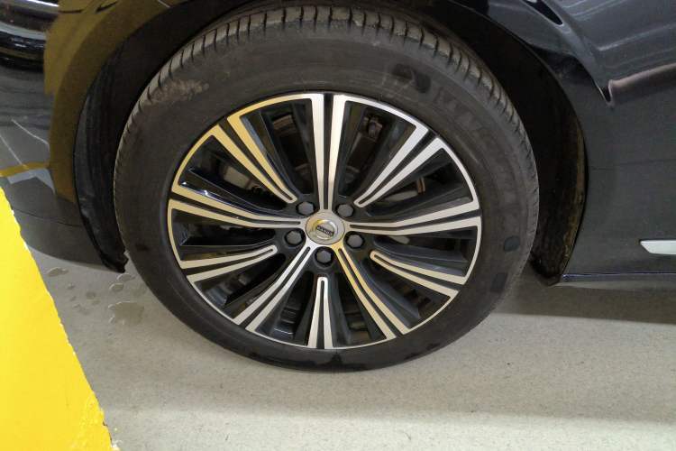 Used Volvo S90 2022 B5 Zhiyi Luxury Edition Left Front Wheel Hub