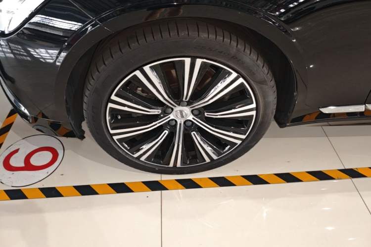 Used Volvo S90 2022 B5 Zhiyuan Luxury Edition Left Front Wheel Hub