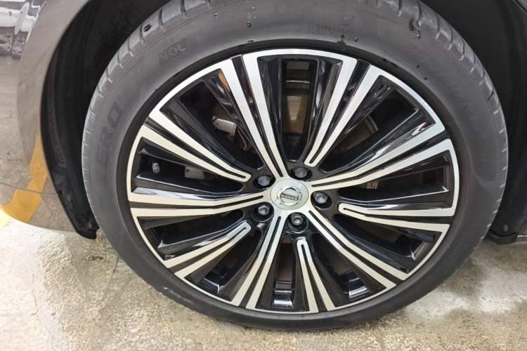 Used Volvo S90 2022 B5 Zhiyuan Luxury Edition Left Front Wheel Hub