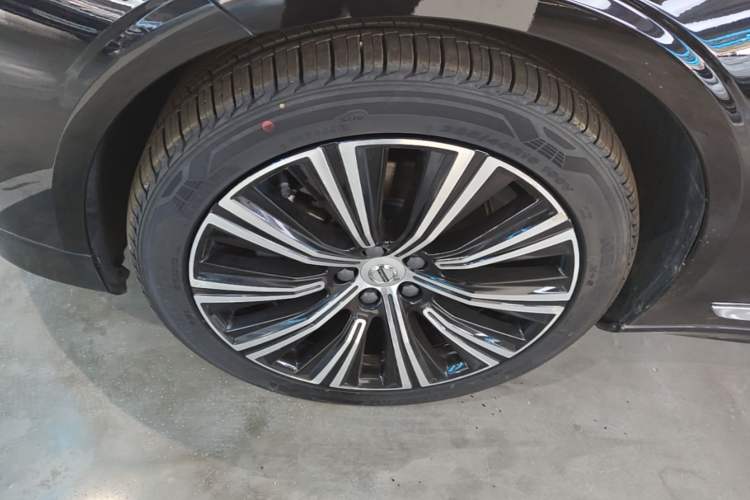 Used Volvo S90 2022 B5 Zhiyuan Luxury Edition Left Front Wheel Hub