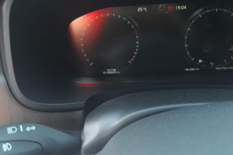 Used Volvo S90 2022 B5 Zhiyi Sport Edition Odometer Close Up