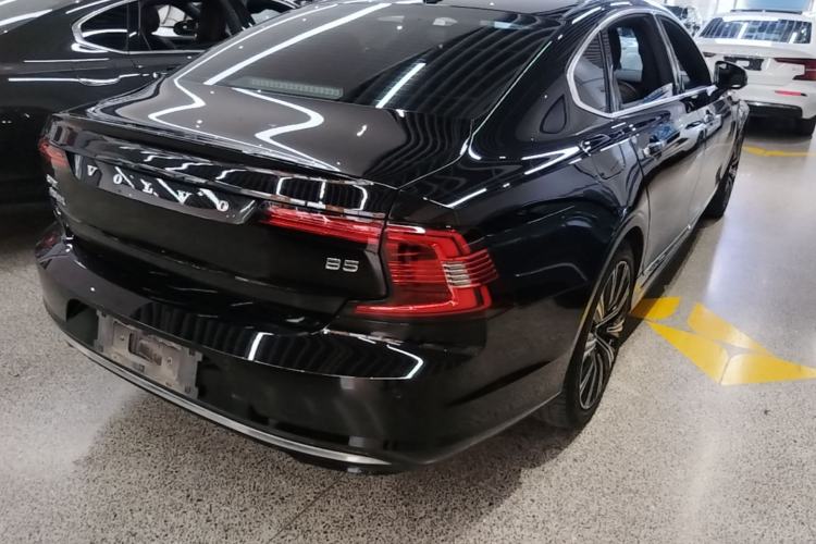 Used Volvo S90 2022 B5 Zhiya Luxury Edition Rear Right 45 Deg