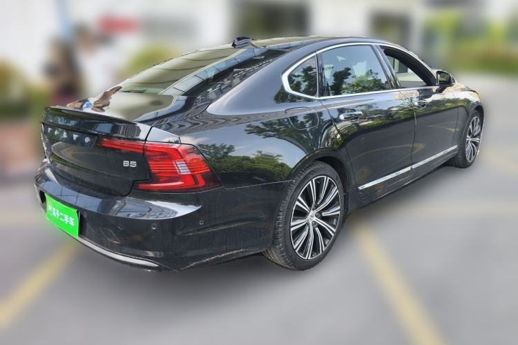 Used Volvo S90 2022 B5 Zhiya Luxury Edition Rear Right 45 Deg