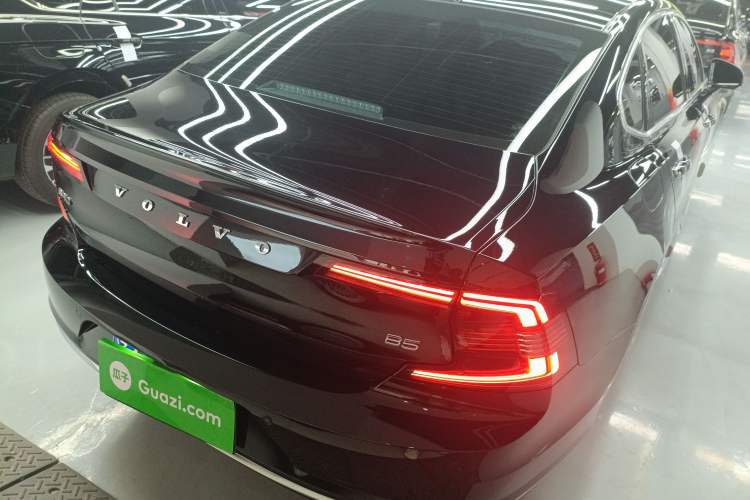 Used Volvo S90 2022 B5 Zhiyuan Luxury Edition Rear Right 45 Deg