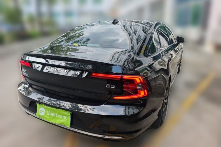 Used Volvo S90 2022 B5 Zhiyi Luxury Edition Rear Right 45 Deg