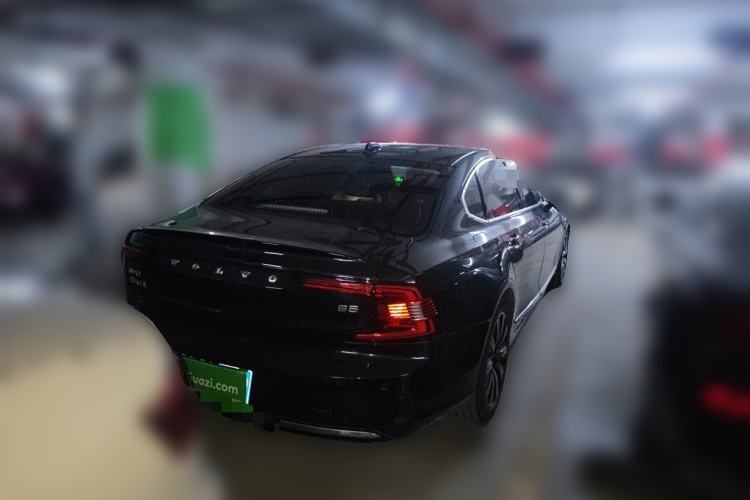 Used Volvo S90 2022 B5 Zhiyi Luxury Edition Rear Right 45 Deg
