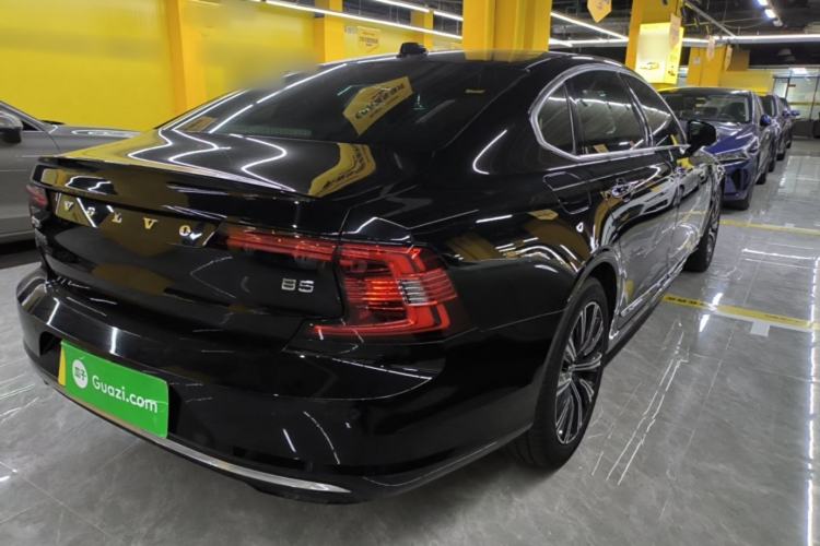 Used Volvo S90 2022 B5 Zhiyi Luxury Edition Rear Right 45 Deg
