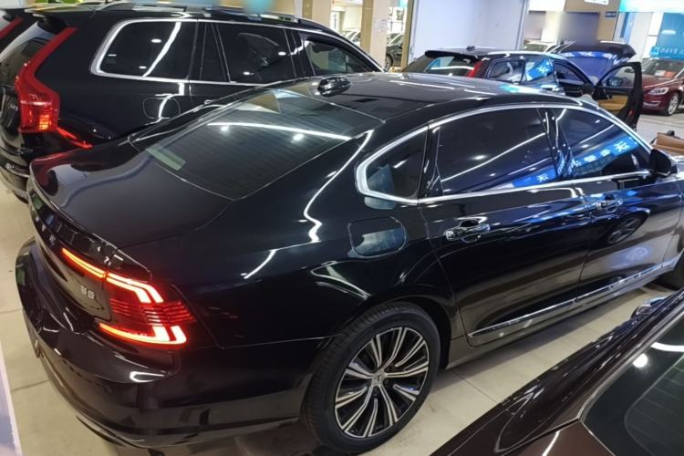 Used Volvo S90 2022 B5 Zhiyi Luxury Edition Rear Right 45 Deg