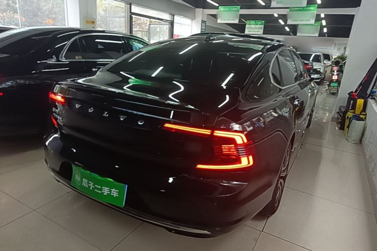 Used Volvo S90 2022 B5 Zhiyi Luxury Edition Rear Right 45 Deg