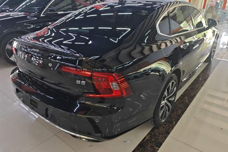 Used Volvo S90 2022 B5 Zhiyi Luxury Edition Rear Right 45 Deg