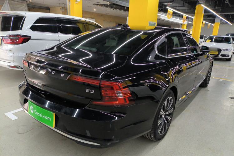 Used Volvo S90 2022 B5 Zhiyi Luxury Edition Rear Right 45 Deg