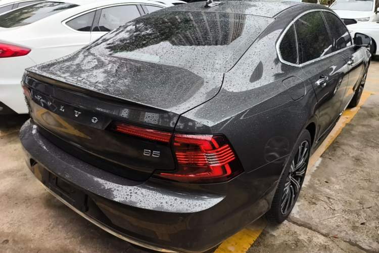 Used Volvo S90 2022 B5 Zhiyuan Luxury Edition Rear Right 45 Deg